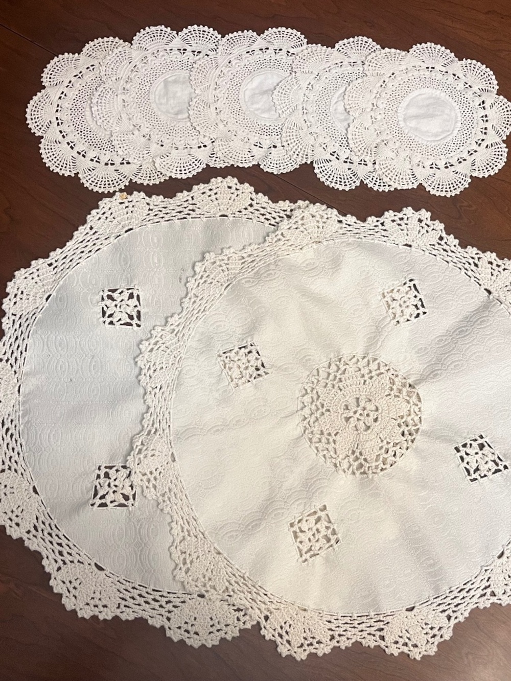 Vintage Round Linen & Crochet Lace Doilies White Centerpiece / Handmade Lace